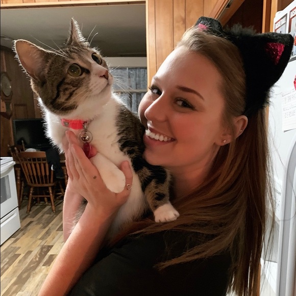 Meet your Posher, Rebecca - Picture 1 of 1